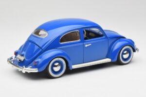 Volkswagen Beetle Zils Bburago 1:18 23124646 Metāls — attēls 3 no 8