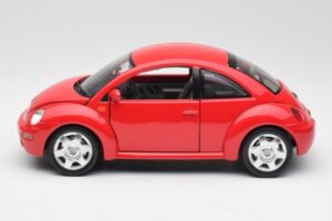 Volkswagen New Beetle Sarkans Bburago 1:18 8185108 Metāls — attēls 4 no 8