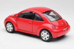 Volkswagen New Beetle Sarkans Bburago 1:18 8185108 Metāls — attēls 7 no 8