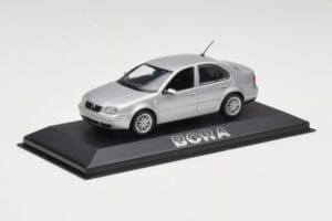 Volkswagen Bora Reflex Sudraba Minichamps 1:43 81982223S Metāls — attēls 2 no 4
