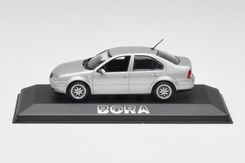 Volkswagen Bora Reflex Sudraba Minichamps 1:43 81982223S Metāls
