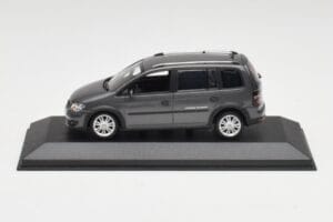 Volkswagen Cross Touran Platinum Pelēks Minichamps 1:43 400056170 Metāls