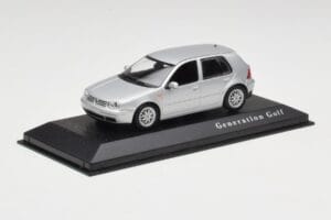 Volkswagen Golf Mk4 Reflex Sudraba Minichamps 1:43 4527111022 Metāls — attēls 2 no 4