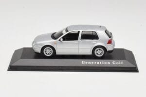 Volkswagen Golf Mk4 Reflex Sudraba Minichamps 1:43 4527111022 Metāls