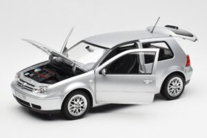 Volkswagen Golf Mk5 GTI Sudrabs Norev 1:18 188570 Metāls — attēls 2 no 8