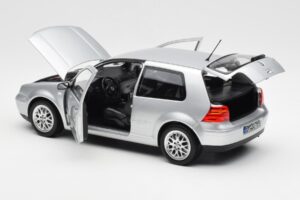 Volkswagen Golf Mk5 GTI Sudrabs Norev 1:18 188570 Metāls — attēls 5 no 8