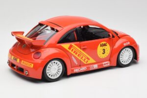 Volkswagen New Beetle Cup Bburago 1:18 3329 Metāls — attēls 3 no 8