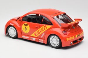 Volkswagen New Beetle Cup Bburago 1:18 3329 Metāls — attēls 7 no 8