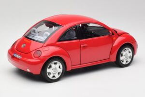 Volkswagen New Beetle Sarkans Bburago 1:18 3342 Metāls — attēls 3 no 8