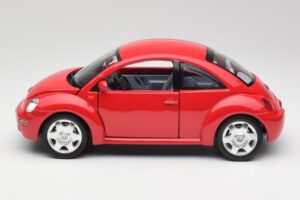 Volkswagen New Beetle Sarkans Bburago 1:18 3342 Metāls — attēls 4 no 8