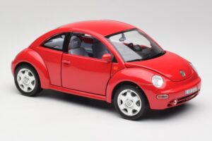 Volkswagen New Beetle Sarkans Bburago 1:18 3342 Metāls — attēls 6 no 8