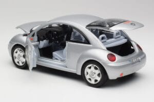 Volkswagen New Beetle Reflex Sudrabs Metāliski Bburago 1:18 3322 Metāls — attēls 5 no 8