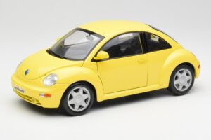 Volkswagen New Beetle Dzeltens Maisto 1:18 37800-M4 Metāls