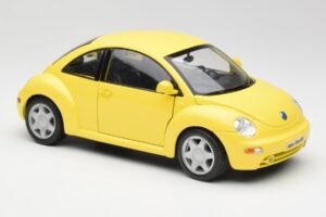 Volkswagen New Beetle Dzeltens Maisto 1:18 37800-M4 Metāls — attēls 6 no 8
