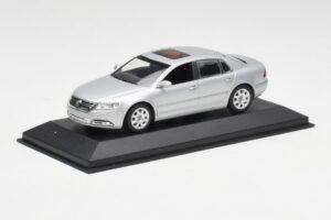 Volkswagen Phaeton Sudrabs Minichamps 1:43 3D0099300A Metāls — attēls 2 no 4