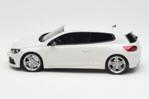 Volkswagen Scirocco Mk3 R Phase 1 Balts Otto 1:18 OT1090 Sveķi — attēls 3 no 6