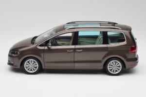 Volkswagen Sharan 7N Ozola Brūns Metaliks Minichamps 1:18 110051001 Metāls — attēls 4 no 8