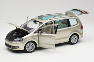 Volkswagen Sharan 7N Reflex Sudrabs Metaliks Minichamps 1:18 110051002 Metāls — attēls 2 no 8