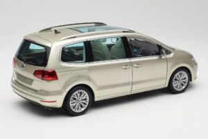 Volkswagen Sharan 7N Reflex Sudrabs Metaliks Minichamps 1:18 110051002 Metāls — attēls 3 no 8