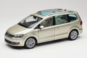 Volkswagen Sharan 7N Reflex Sudrabs Metaliks Minichamps 1:18 110051002 Metāls