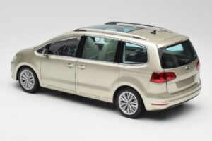 Volkswagen Sharan 7N Reflex Sudrabs Metaliks Minichamps 1:18 110051002 Metāls — attēls 7 no 8
