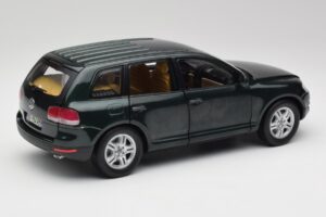 Volkswagen Touareg V10 TDI Reed Green Metallic Bburago 1:18 34911 Metāls — attēls 3 no 8
