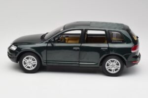 Volkswagen Touareg V10 TDI Reed Green Metallic Bburago 1:18 34911 Metāls — attēls 4 no 8