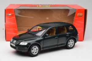 Volkswagen Touareg V10 TDI Reed Green Metallic Bburago 1:18 34911 Metāls — attēls 8 no 8
