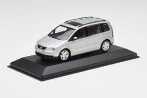 Volkswagen Touran Reflex Sudrabs Minichamps 1:43 TOURAN001 Metāls — attēls 2 no 4