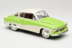 Wartburg 313 Pasteļzaļš virs Bēšā Revell 1:18 9018 Metāls — attēls 6 no 8