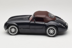 Wiesmann Roadster MF Carbon Black Revell 1:18 WIESMANN001 Metāls — attēls 5 no 9