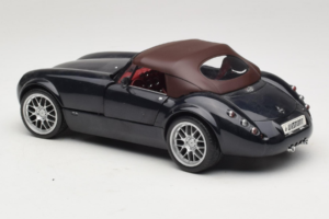 Wiesmann Roadster MF Carbon Black Revell 1:18 WIESMANN001 Metāls — attēls 6 no 9