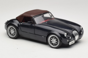 Wiesmann Roadster MF Carbon Black Revell 1:18 WIESMANN001 Metāls — attēls 7 no 9