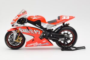 Yamaha YZR-M1 Gauloises Fortuna Yamaha #7 C. Checa MotoGP 2004 Minichamps 1:12 122043007 Metāls