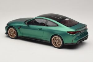 BMW M4 CS G82 Frozen Isle of Man Green GT Spirit 1:18 GT994 Sveķi — attēls 5 no 6