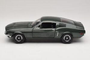 Ford Mustang GT Bullitt ar Steve McQueen Figūriņu Greenlight 1:18 12885 Metāls — attēls 4 no 8