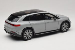 Mercedes EQS SUV X296 Manufaktur Alpine Grey NZG 1:18 B66960591 Metāls — attēls 3 no 8