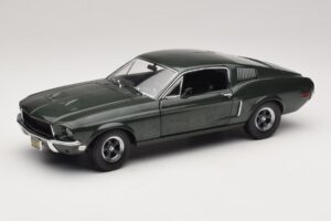 Ford Mustang GT Bullitt ar Steve McQueen Figūriņu Greenlight 1:18 12885 Metāls