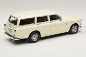 Volvo Amazon Universāls Pearl White Norev 1:18 188750 Metāls — attēls 2 no 6