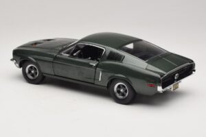 Ford Mustang GT Bullitt ar Steve McQueen Figūriņu Greenlight 1:18 12885 Metāls — attēls 7 no 8