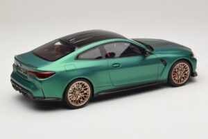 BMW M4 CS G82 Frozen Isle of Man Green GT Spirit 1:18 GT994 Sveķi — attēls 2 no 6