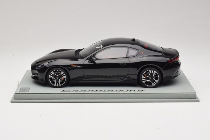 Maserati GranTurismo Trofeo Nero Assoluto BBR 1:18 P18240CMAS Sveķi