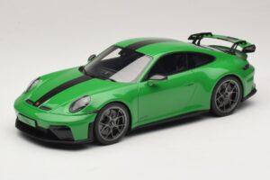 Porsche 911 992.2 GT3 Weissach Package Python Green GT Spirit 1:18 GT576 Sveķi