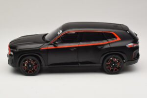 BMW XM G09 Matt Black Minichamps 1:18 110023301 Metāls — attēls 4 no 8
