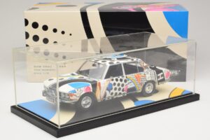 BMW 2500 E3 New Horizon Minichamps 1:18 155029204 Sveķi — attēls 6 no 6