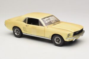 Ford Mustang Coupe Dzeltens The Walking Dead Greenlight 1:18 12958 Metāls — attēls 6 no 8