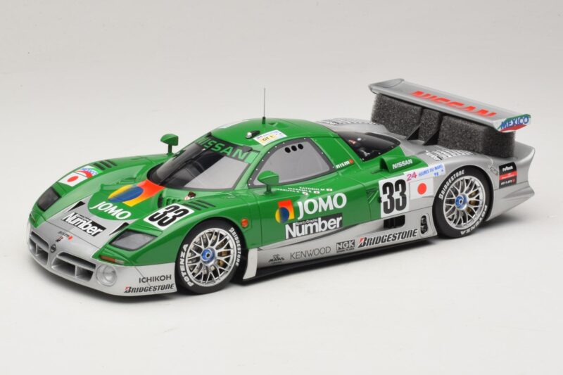 Nissan R390 GT1 #33 S. Motoyama / T. Kurosawa / M. Kageyama 24 Hours of Le Mans 1998 GT Spirit 1:18 GT1003 Sveķi