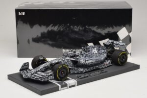 Alfa Romeo Orlen C42 R. Kubica Testing Barcelona 2022 Minichamps 1:18 117229988 Sveķi — attēls 7 no 7