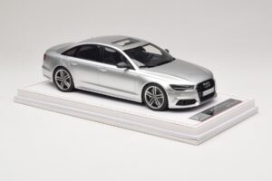 Audi S6 C7 Florett Silver Metallic IVY Merit 1:18 REMC038 Sveķi — attēls 4 no 7