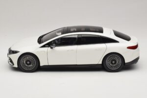 Mercedes EQS V297 Manufaktur Opalite White NZG 1:18 B66961049 Metāls — attēls 4 no 8